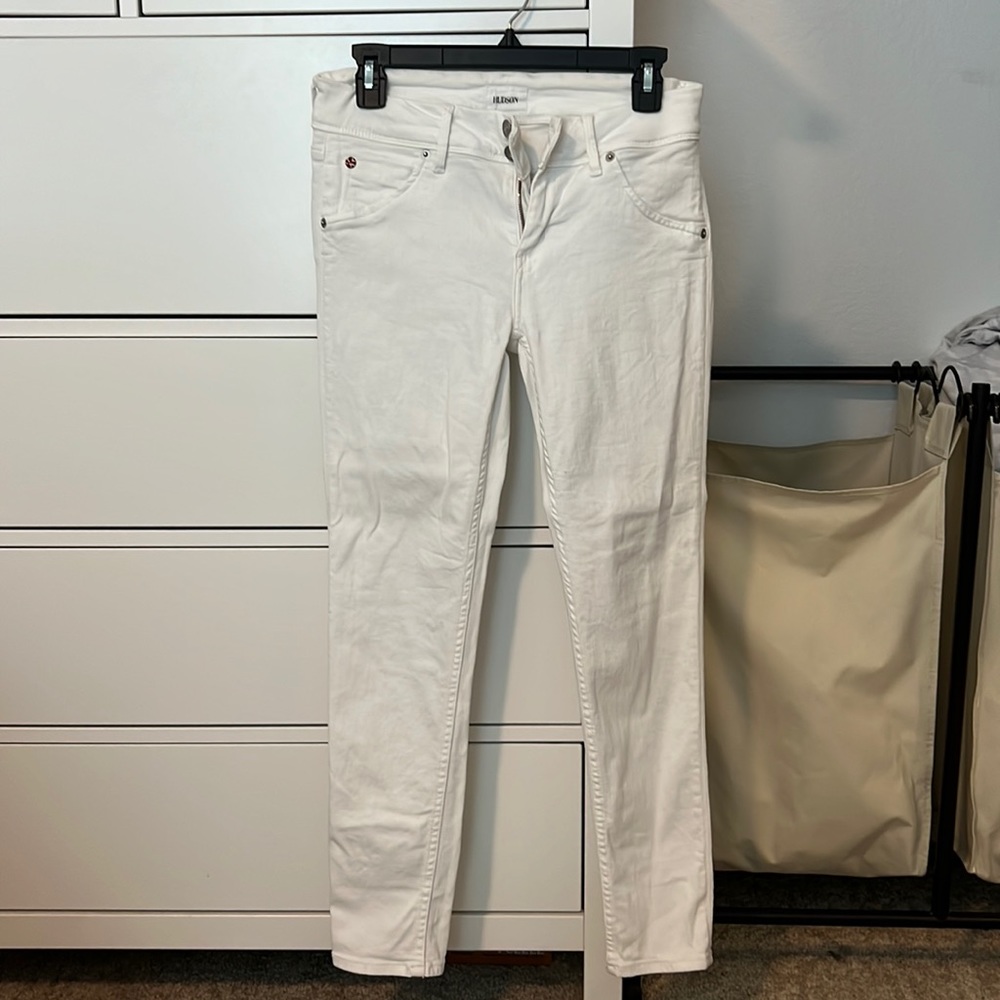 Size 27 white Hudson skinny jeans, NO stains or discolorations.